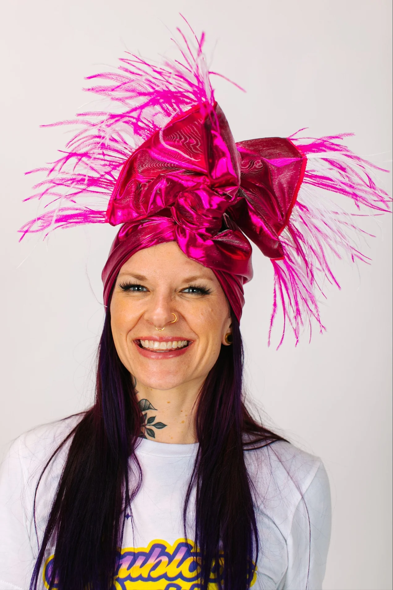 Fuchsia Lame Pink & White Ostrich Feathers - Image 4