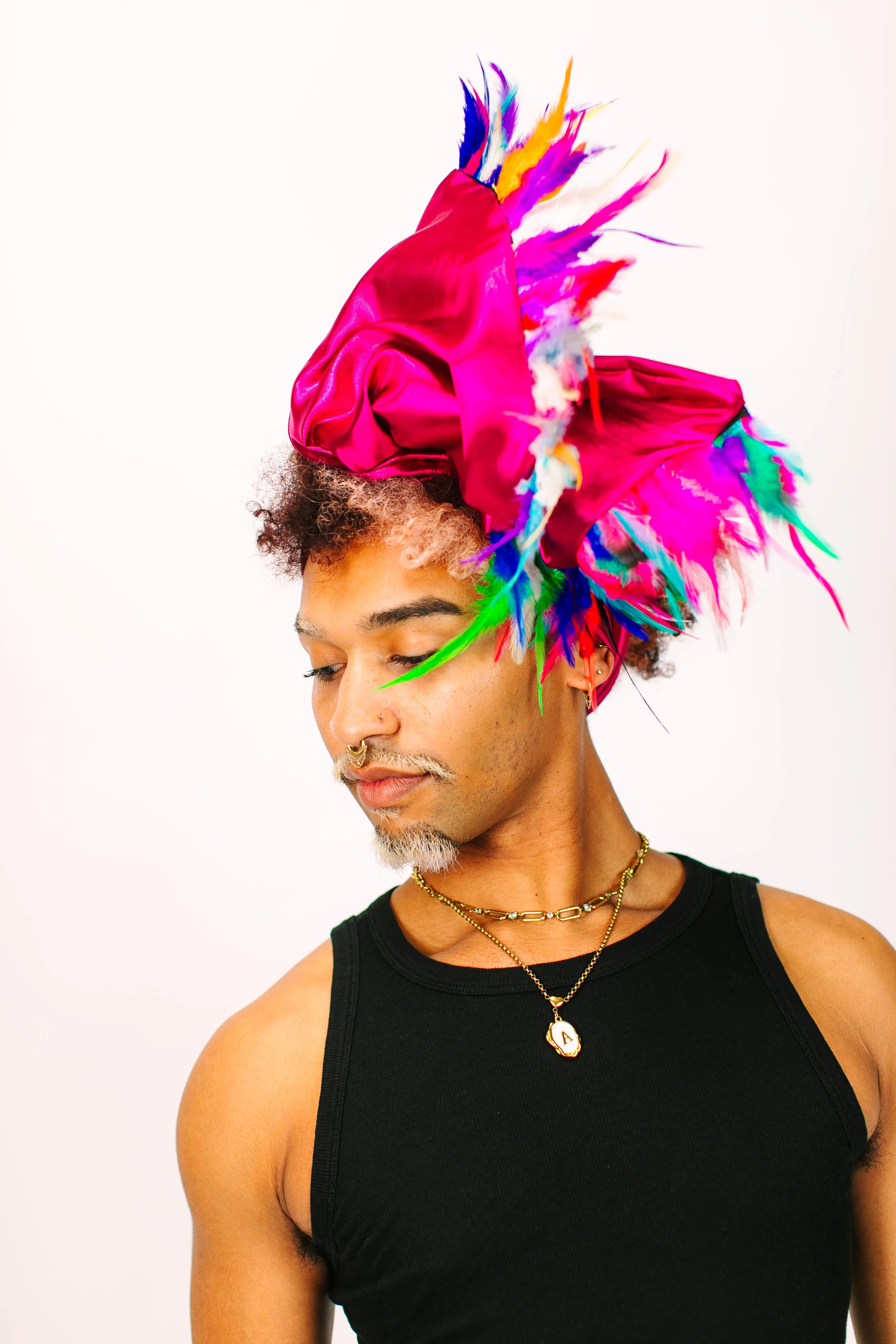 Fuchsia Lame With Rainbow Short Feathers - Image 7