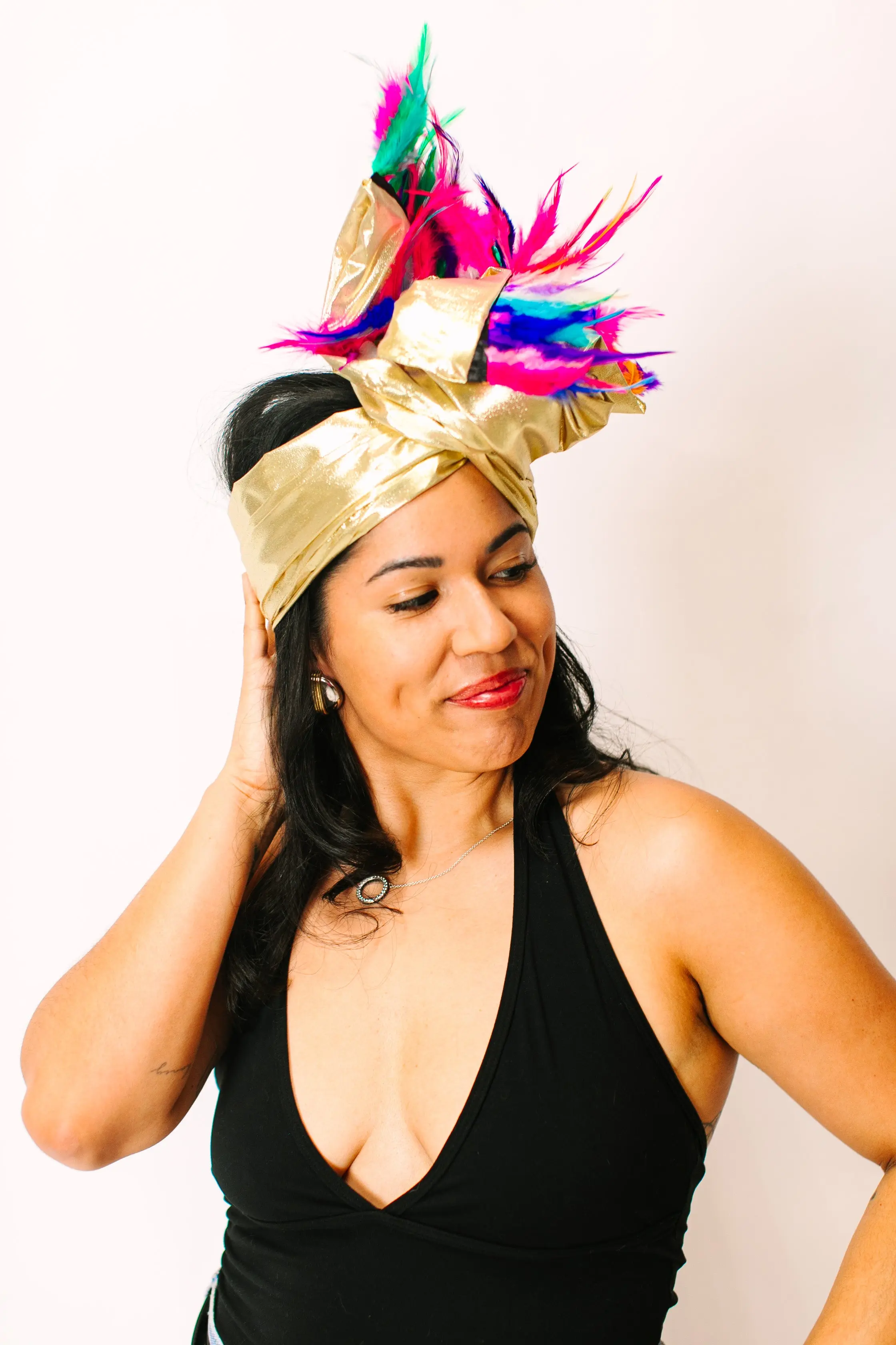Gold Lame With Rainbow Short Feathers - Image 8