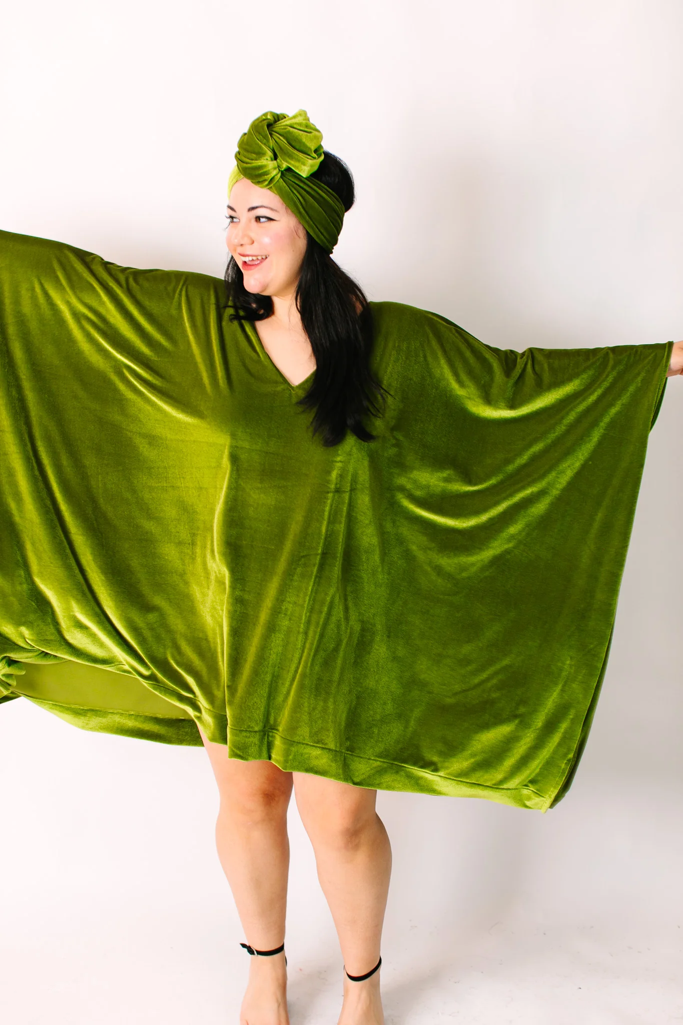 Olive Velvet Short Caftan - Image 9