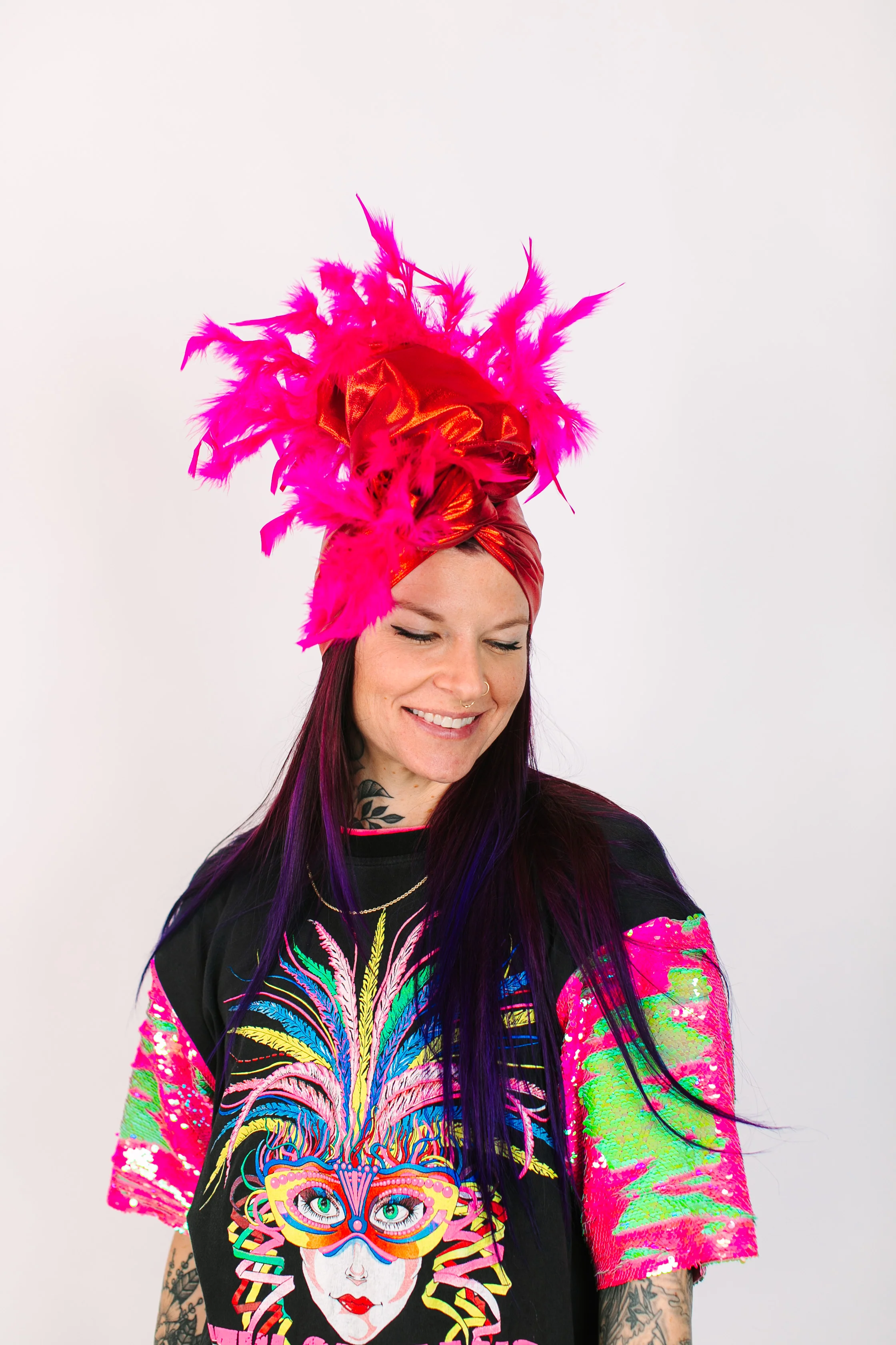 Red Lame With Pink Short Feathers - Image 10